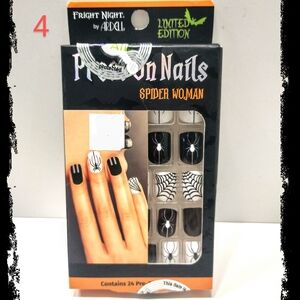 ☠️🕸 Fright Night - SPIDER WOMAN 🕸☠️ B & W ~ Limited Edition ~ Press On Nails